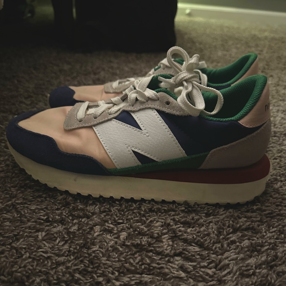New Balance 237 Sneakers